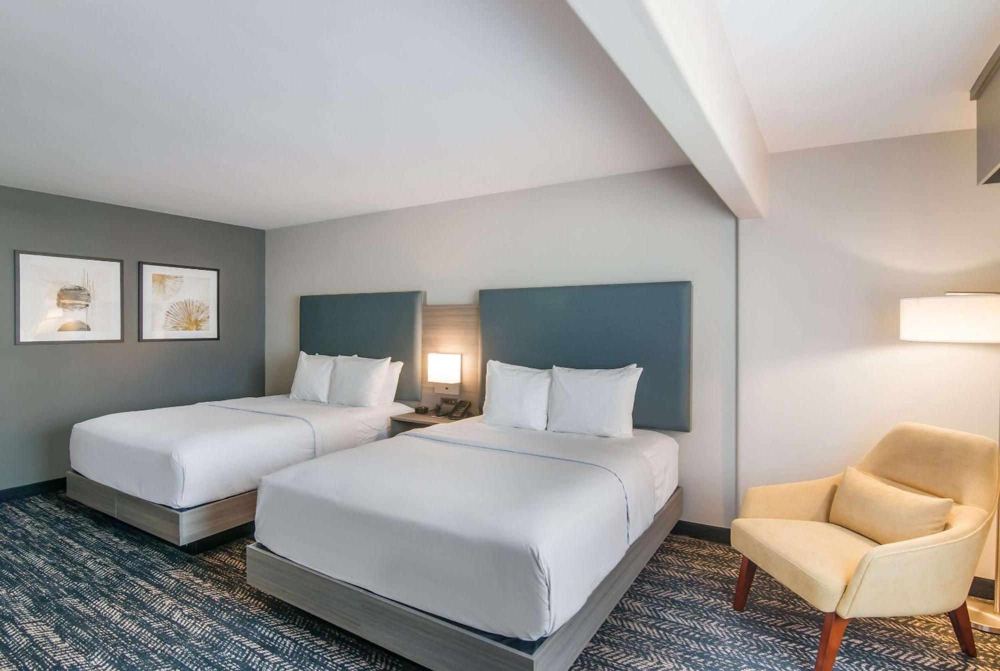 Hourglass Hotel, Ascend Hotel Collection بيكرسفيلد المظهر الخارجي الصورة