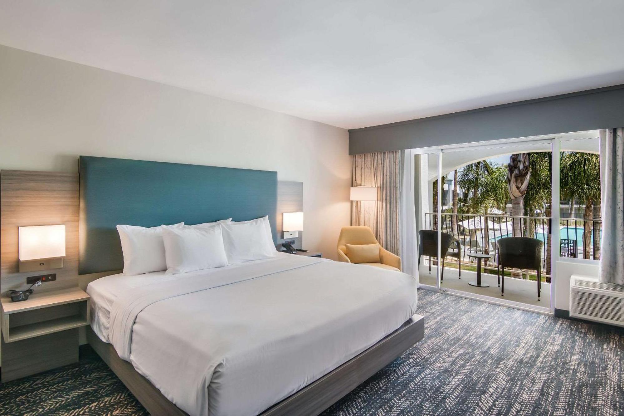 Hourglass Hotel, Ascend Hotel Collection بيكرسفيلد المظهر الخارجي الصورة