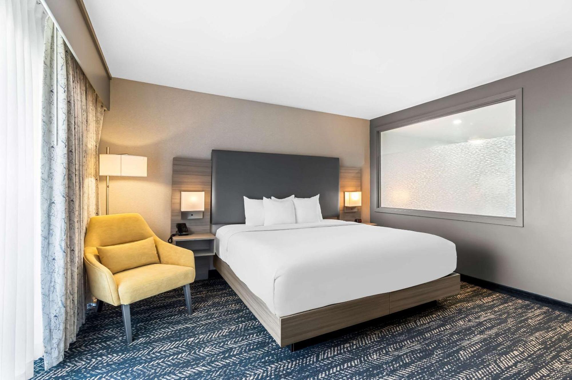 Hourglass Hotel, Ascend Hotel Collection بيكرسفيلد المظهر الخارجي الصورة