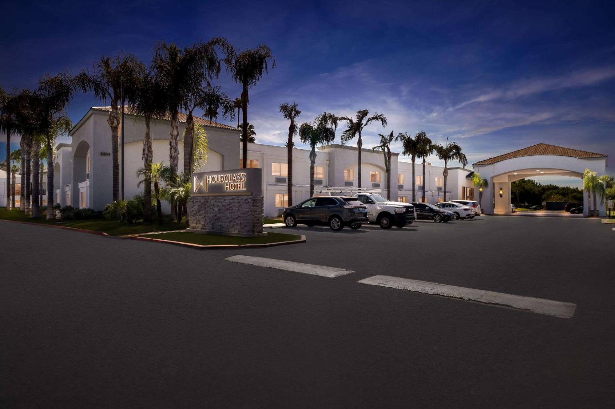 Hourglass Hotel, Ascend Hotel Collection بيكرسفيلد المظهر الخارجي الصورة
